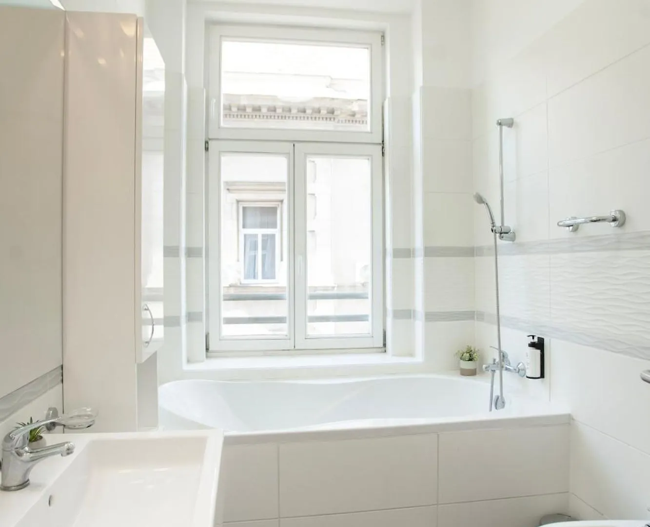 Artsy Central Elizabeth Boulevard Suites Budapest