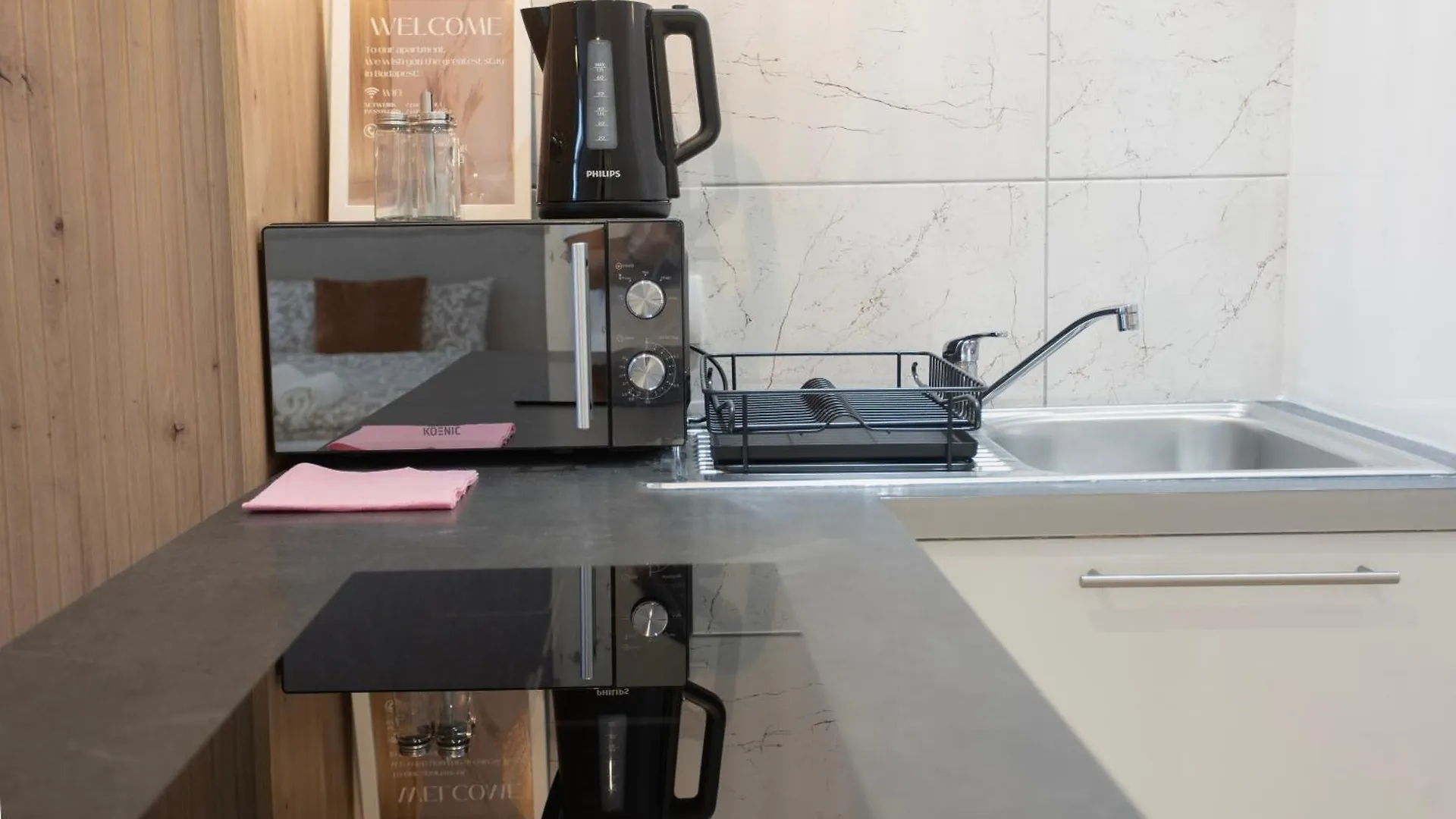 Artsy Central Elizabeth Boulevard Suites Budapest Apartment