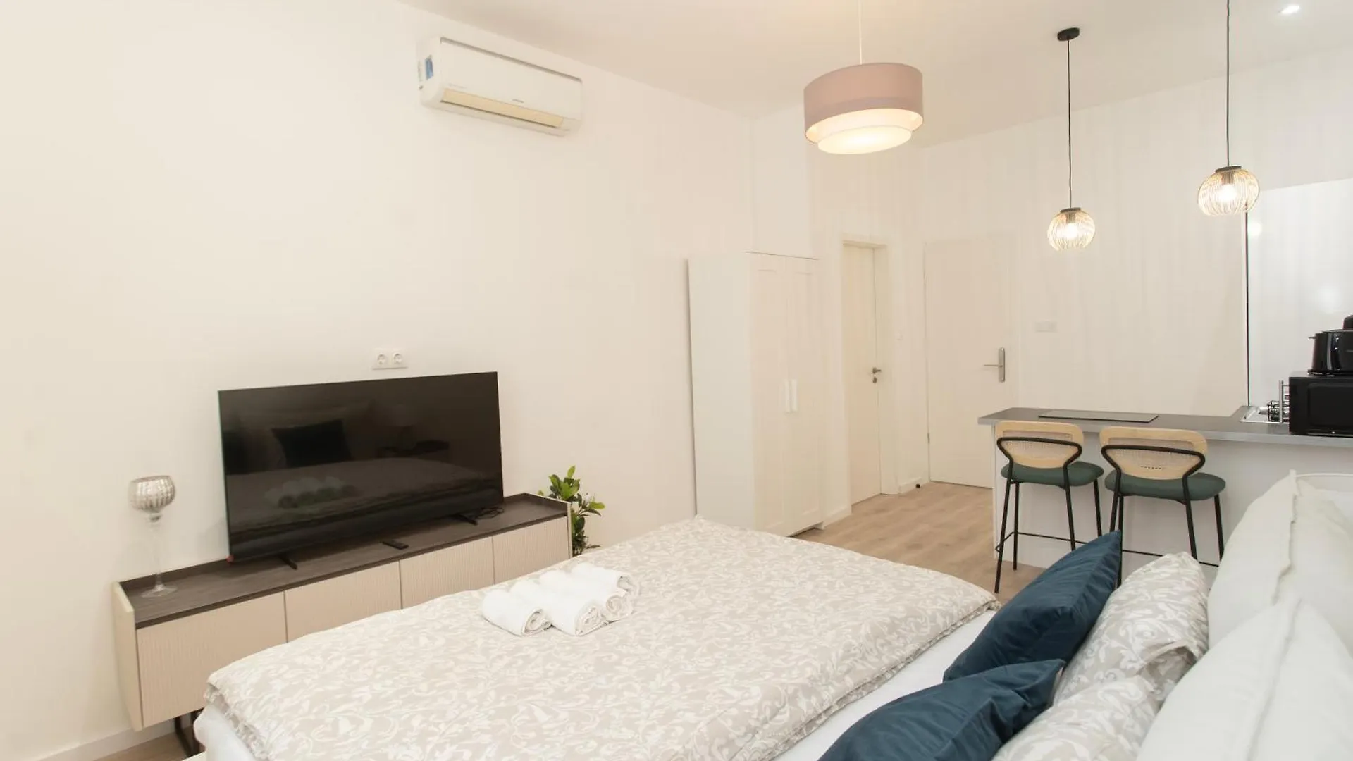 Artsy Central Elizabeth Boulevard Suites Budapest Ungarn